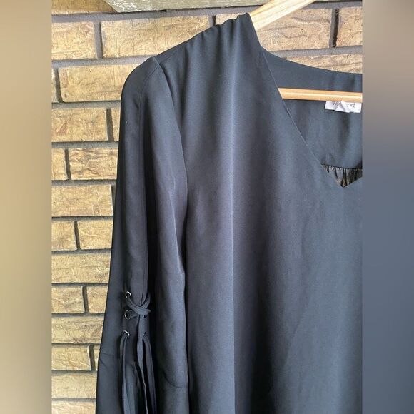 ‎Flowy black Westport top - Picture 2 of 7